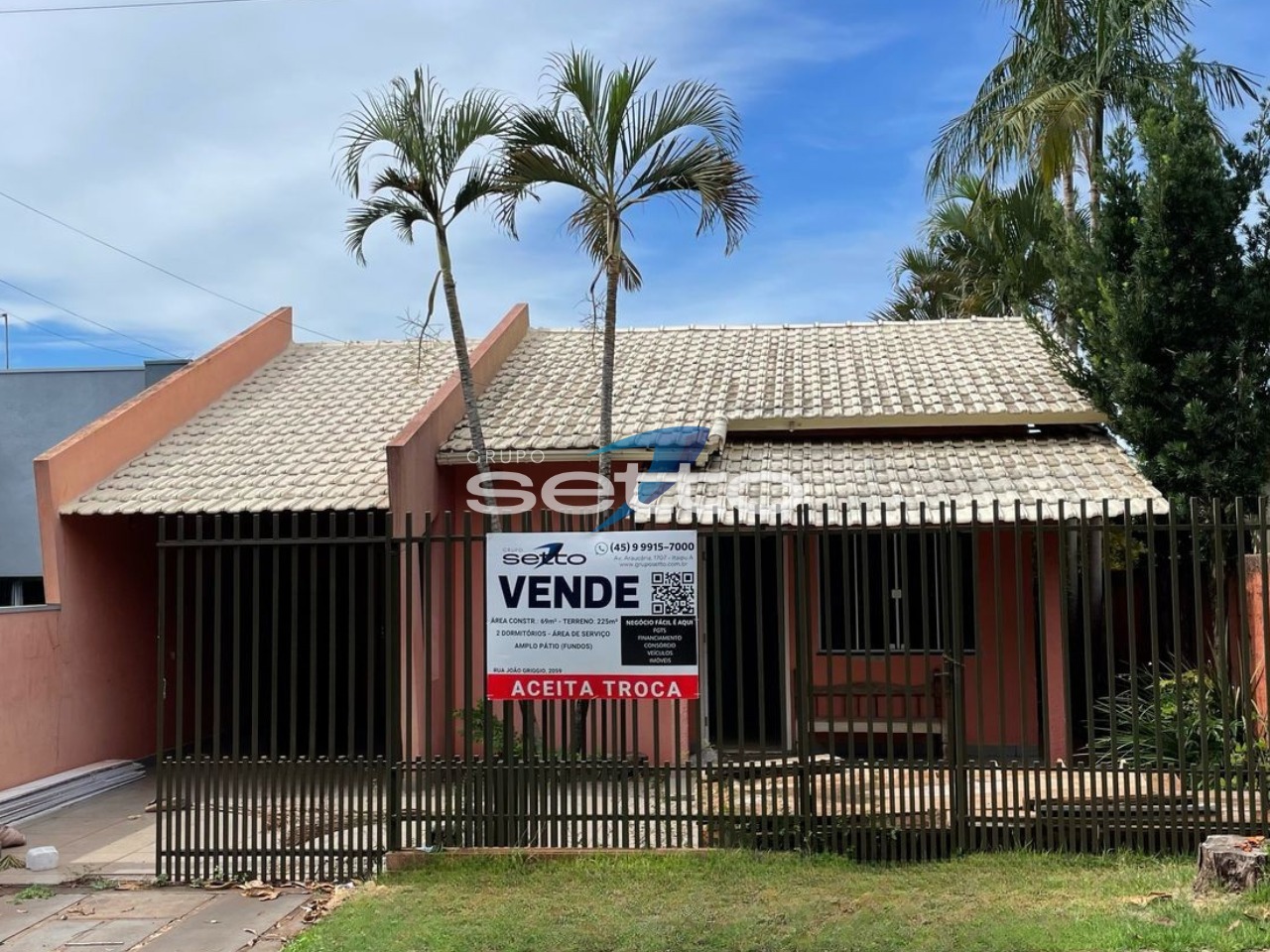 Casa com passagem lateral-Parque dos Estados - STI